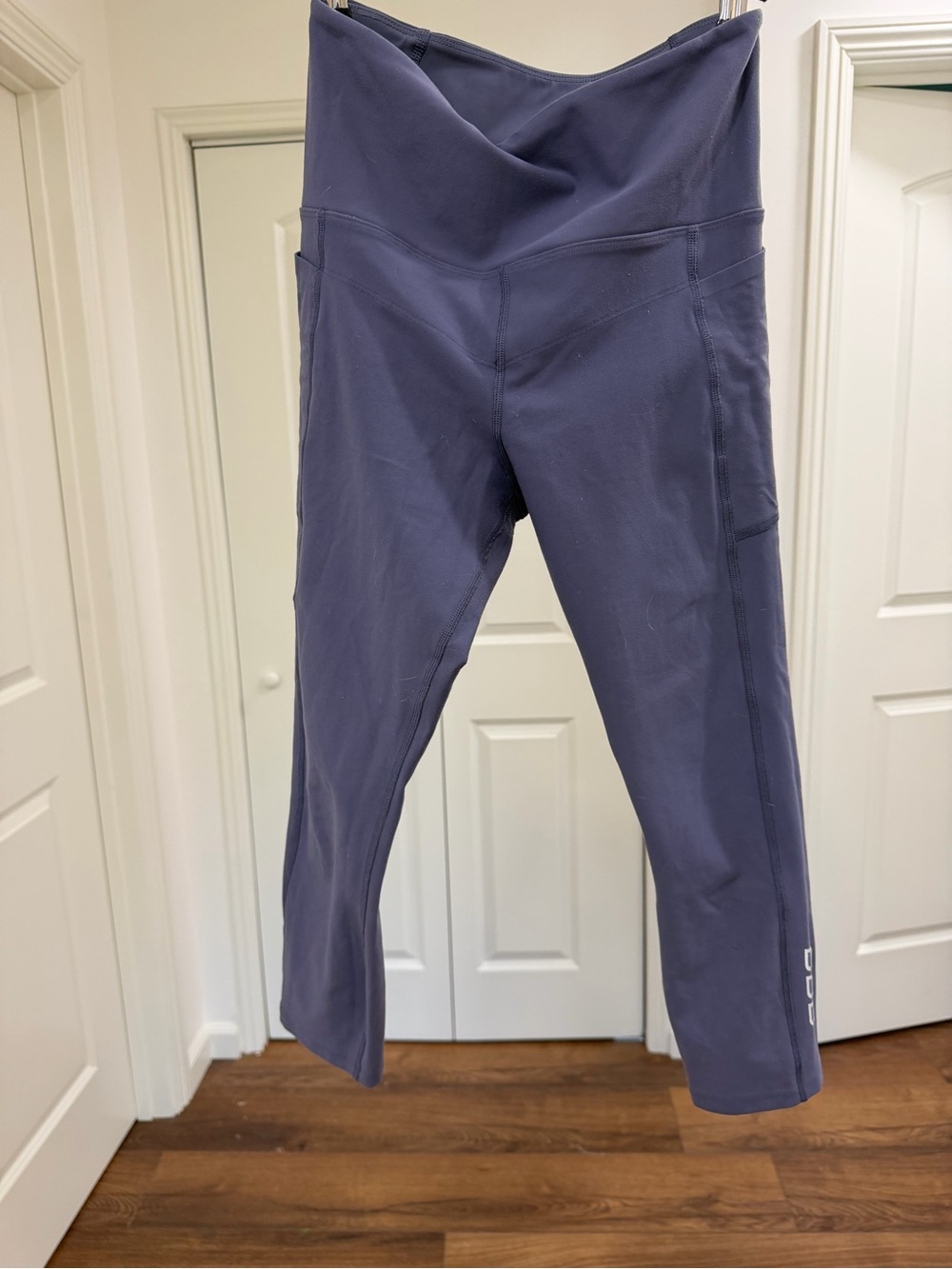 Lorna Jane High-Waist women’s capri leggings in Slate Blue size small